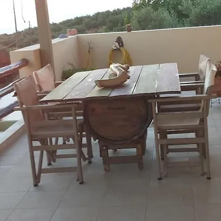 Stone Gea Up Floor Hriszí Aktí Haniá